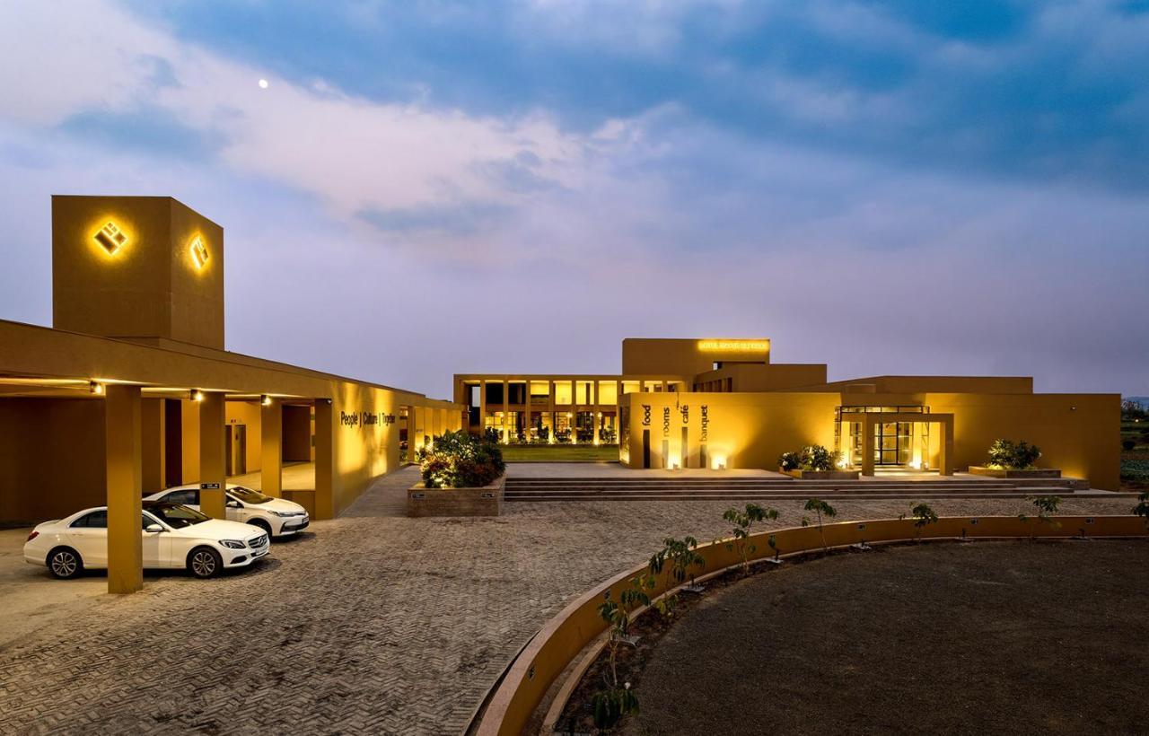 Hotel Mayur Express Sangamner Exterior foto